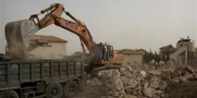 قوات الاحتلال تضع كرفانات استيطانية في تل ارميدة وسط الخليل