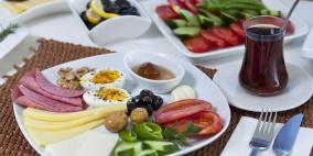 تناول وجبة الفطور أو تجاوزها لا يؤثر على الوزن والمزاج