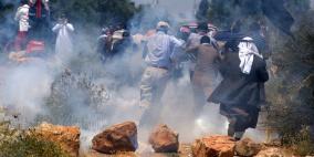 اصابات بالاختناق في قمع مسيرة نعلين السلمية