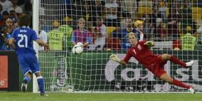 لماذا سدد بيرلو ركلة الترجيح بهذه الطريقة؟