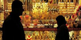 أونصة الذهب تهوي لـ1084 دولارا بضغط رفع الفائدة