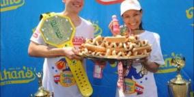 أميركي يلتهم 179 جناح دجاج خلال 10 دقائق