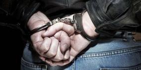 القبض على لصين سرقا جمعية سيدات الخليل