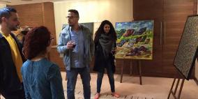 12فنانا يعرضون لوحاتهم ورسوماتهم في فندق الموفنبيك برام الله