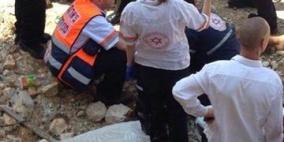 القدس: مصرع شاب وإصابة والده بعد اقدام شقيقه على طعنهما