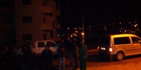 صور: عائلة تنجو من هجوم للمستوطنين شرق نابلس