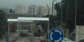 الاحتلال يغلق حاجز DCO قرب رام الله