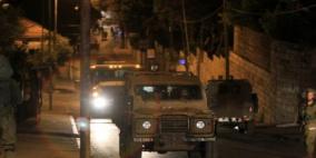 الاحتلال يغلق مطبعة في قلقيلية بزعم "طباعتها مواد تحريضية"