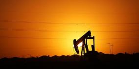 النفط قرب أدنى مستوى في شهرين