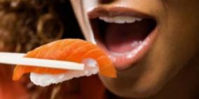 السالمون يقي من سرطان الجلد