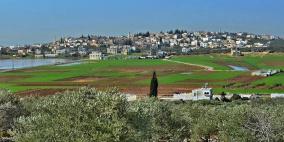 الاحتلال يخطر أهالي دير بلوط بمصادرة 82 دونمًا من أراضيهم