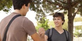 الأذكياء أكثر قدرة على الثقة بالآخرين