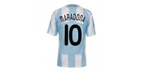 إعلان لشبيه مارادونا يشعل الأزمة بين الجماهير الإنجليزية والأرجنتينية