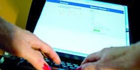 الفيسبوك لاستعادة الشعور بقيمة الذات