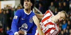 بلجيكي من أصول مغربية يكرر نطحة زيدان بإنكلترا