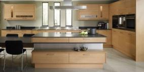 جدّدي مطبخك بديكور الخشب الفاتح