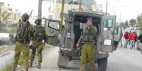 الاحتلال يعتقل فتيين من بيت أمر