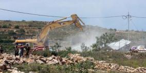 الاحتلال يجرف أراضي زراعية جنوب الخليل