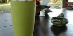 عصير المانجو والأفوكادو والتفاح للتخلص من الدهون بمنطقة البطن والأرداف