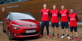 سيتروين تستعين بلاعبي فريق أرسنال فى إعلانها الجديد عن جراند C4 بيكاسو