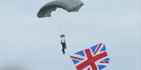 نجاة مظلي بالجيش البريطاني لم تفتح مظلته