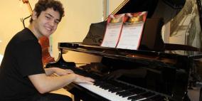 عازف البيانو السوري الشاب ينال الجنسية التركية ليشارك في مسابقة موسكو