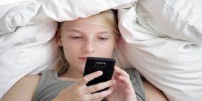 حذار من استخدام الهاتف قبل النوم