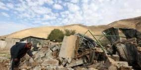 الاحتلال يخطر بوقف البناء في منزل شرق طوباس