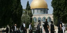 الاحتلال يعتقل طالبا في المسجد الأقصى ويبعد 6 آخرين