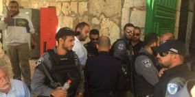 الاحتلال يعتقل احد حراس المسجد الاقصى