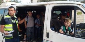 الخليل: الشرطة تضبط حافلة نقل طلاب بداخلها 30 طالبا
