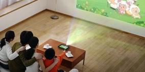 شركة صينية تطلق أول لوحي مزود بجهاز عرض ضوئي