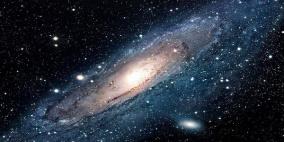 نظام فلكي فريد.. نجمة "تلتهم" أخرى