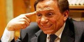 يديعوت: عادل إمام عبقرى جنَّده النظام