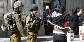 قانون اسرائيلي يُجيز تجريد الفلسطينيين من ملابسهم لدى تفتيشهم
