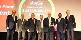 للمرة الثانية: كوكاكولا العالمية تمنح المشروبات الوطنية جائزة أفضل أداء بيئي عن عام 2015