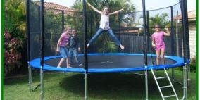 الترامبولين.. رياضة تساعد على إفراز هورمون السعادة