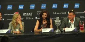 بالفيديو.. مغنية نمساوية بلحية وشارب تفوز في مسابقة يوروفيجن – 2014