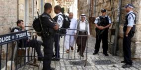 الاحتلال يغلق سوق القطّانين ويقطع الكهرباء عن الأقصى