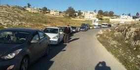 الاحتلال يغلق بوابة النبي صالح امام مئات المركبات