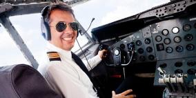 طيار إيطالي يثير الذعر في مطار تل أبيب بعبارة " أهلًا بكم في فلسطين"