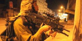 الاحتلال يعتقل شابين من يعبد