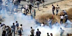إصابة مواطن بجروح والعشرات بالاختناق في قمع مسيرة نعلين الأسبوعية
