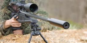 إصابة شابين برصاص قناص اسرئيلي شمال غزة