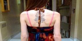 فستان يتسبب في فصل تلميذة من المدرسة