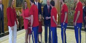 ملك إسبانيا يستقبل أبطال أوروبا