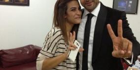مقدّم “The Voice” على علاقة باحدى المشتركات