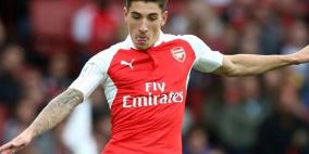 برشلونة يرصد مدافع آرسنال لتعويض رحيل ألفيس