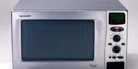 هل تسخين الطعام في الميكروويف ضار فعلاً؟