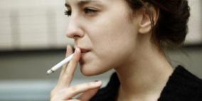 التدخين يزيد خطر إصابة الشابات المدخنات بسرطان الثدي